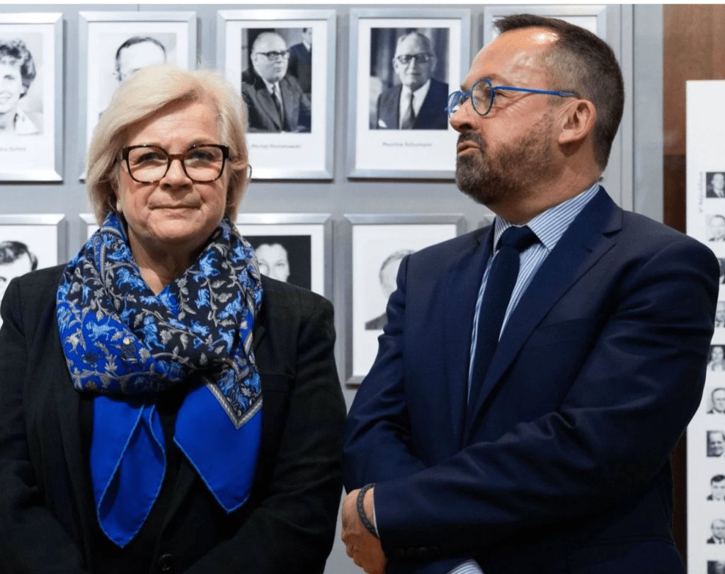 Catherine Vautrin, ministre du travail, de la santé, des solidarités et des familles avec Yannick Neuder, Ministre de la Santé, photographiés à Paris le 24 décembre 2024